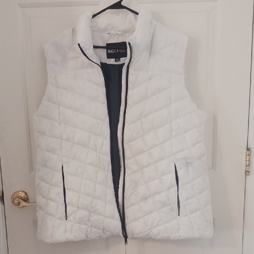 Big Chill Black and White Quilted Vest Sleeveless